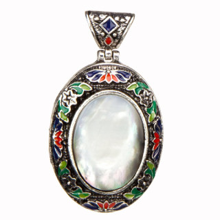 Lacquered pendant with mother of pearl, 52x30mm
