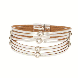 Fashionable leather bracelet with magnetic clasp