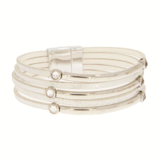 Fashionable leather bracelet with magnetic clasp