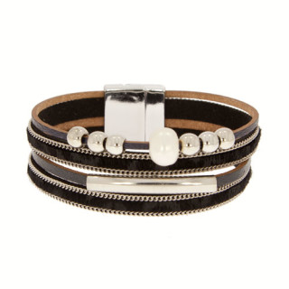 Leather bracelet with freshwater pearl + magnetic clasp