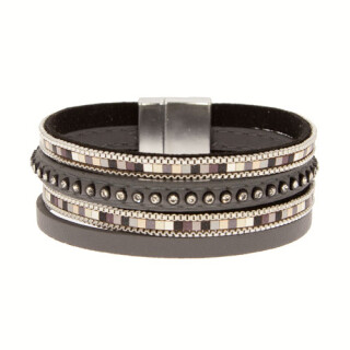 Fashionable leather bracelet with magnetic clasp