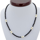 Fine necklace with freshwater pearl