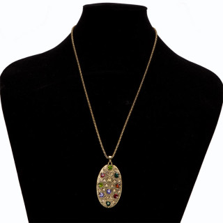 Long fashion chain with stones