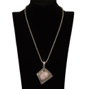 Necklace with pendant, rose quartz