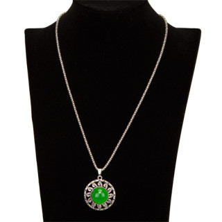 Necklace with pendant, green