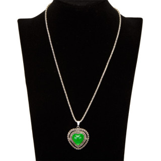 Necklace with pendant, green