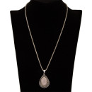 Necklace with pendant, rose quartz
