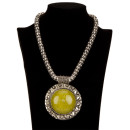 Necklace with pendant, green