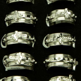 Stainless steel ring with outside ring