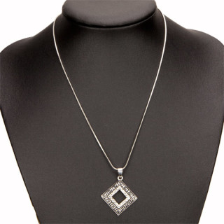 Fashion chain with pendant