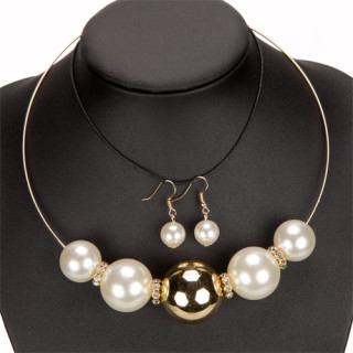necklace with thick balls + earrings, cream gold