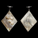 mother-of-pearl pendant with freshwater pearls, 65x50mm