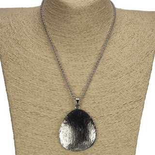 Necklace with pendant, silver