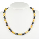 Magnetic pearl necklace gold
