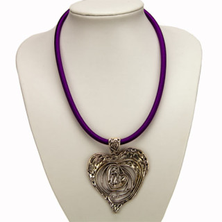 Fabric ribbon necklace purple with pendant heart