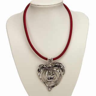 Fabric ribbon necklace red with pendant heart
