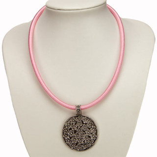 Fabric ribbon necklace pink with pendant circle
