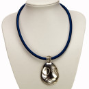 Fabric ribbon necklace blue with pendant oval