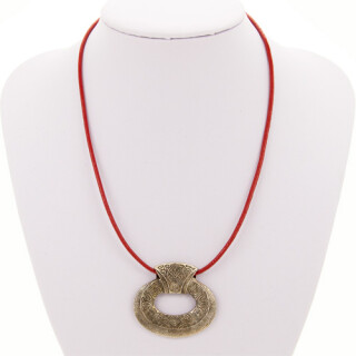 Necklace with pendant, gold